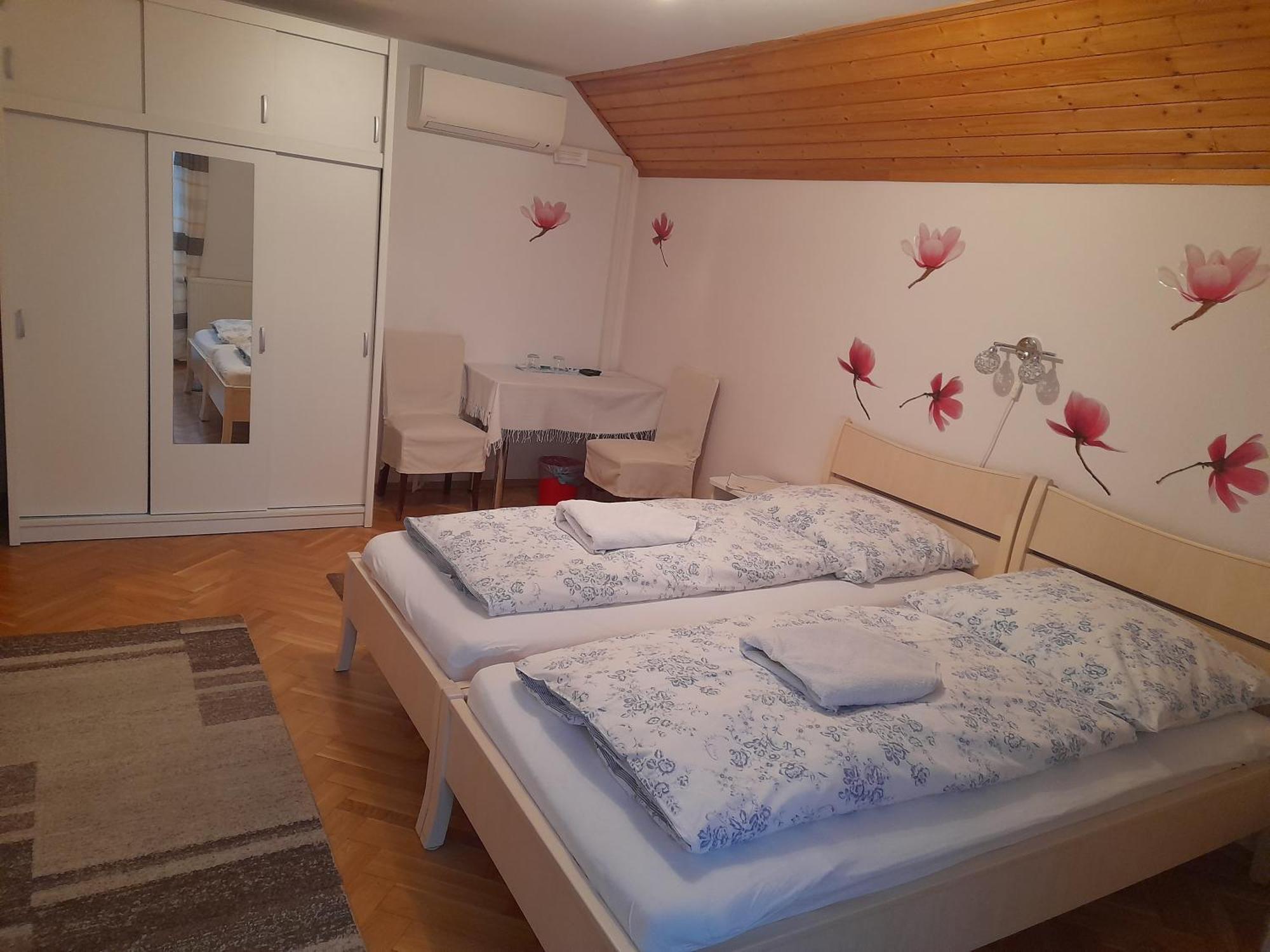 Aranyeso Vendeghaz Csorbai Hotel Budapest Bagian luar foto